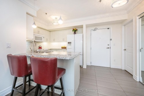 106-60 Baycliffe Crescent, Brampton, ON - Indoor Photo Showing Kitchen With Upgraded Kitchen