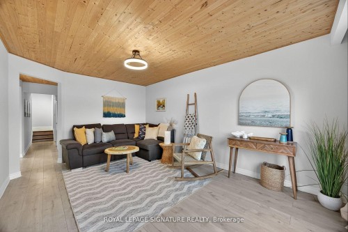 57 Maria Street, Penetanguishene, ON - Indoor Photo Showing Living Room