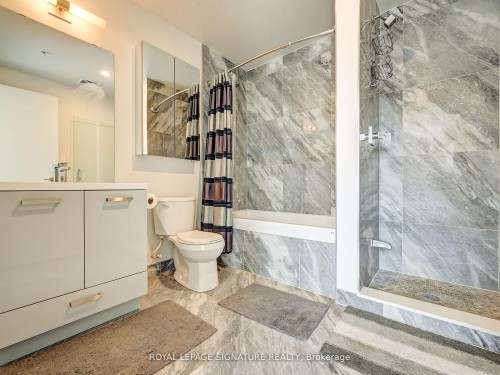 Ph18-39 Brant Street, Toronto, ON - Indoor Photo Showing Bathroom