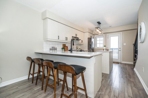 82 Lockyer Drive, Whitby, ON - Indoor Photo Showing Kitchen