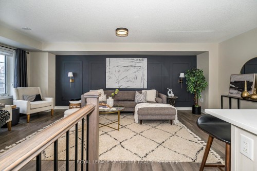 82 Lockyer Drive, Whitby, ON - Indoor Photo Showing Living Room