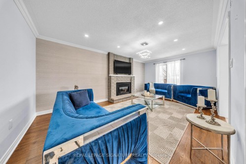 22 Stoddart Court, Bradford West Gwillimbury, ON - Indoor With Fireplace