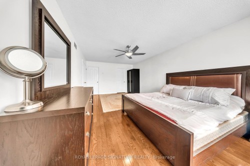 22 Stoddart Court, Bradford West Gwillimbury, ON - Indoor Photo Showing Bedroom