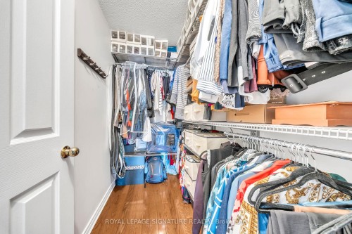 22 Stoddart Court, Bradford West Gwillimbury, ON - Indoor With Storage