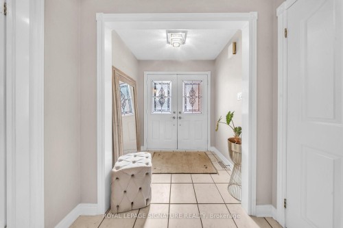 22 Stoddart Court, Bradford West Gwillimbury, ON - Indoor Photo Showing Other Room