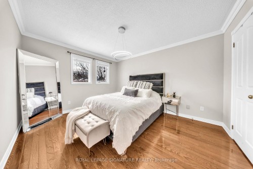 22 Stoddart Court, Bradford West Gwillimbury, ON - Indoor Photo Showing Bedroom