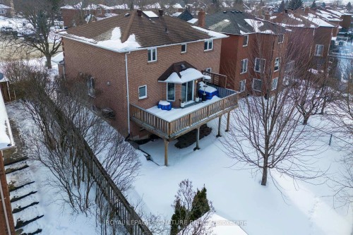 22 Stoddart Court, Bradford West Gwillimbury, ON - Outdoor