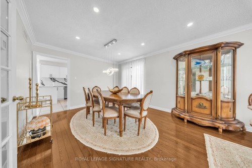 22 Stoddart Court, Bradford West Gwillimbury, ON - Indoor Photo Showing Dining Room