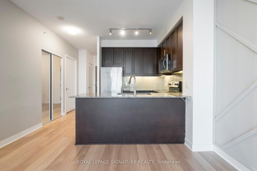 4203-3975 Grand Park Drive, Mississauga, ON - Indoor Photo Showing Kitchen