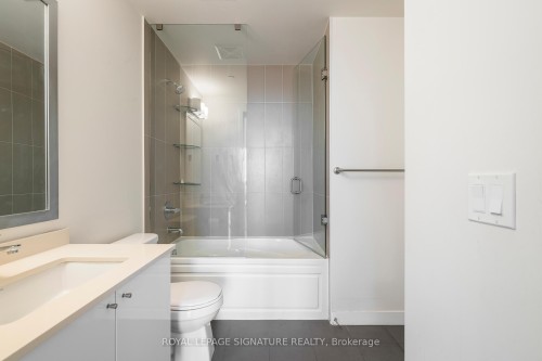 4203-3975 Grand Park Drive, Mississauga, ON - Indoor Photo Showing Bathroom