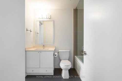 4203-3975 Grand Park Drive, Mississauga, ON - Indoor Photo Showing Bathroom