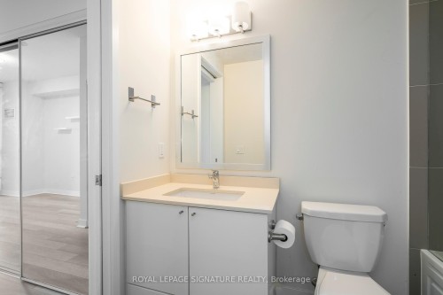 4203-3975 Grand Park Drive, Mississauga, ON - Indoor Photo Showing Bathroom