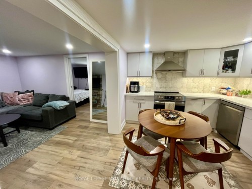 Lower-4 Windust Gate, Toronto, ON 