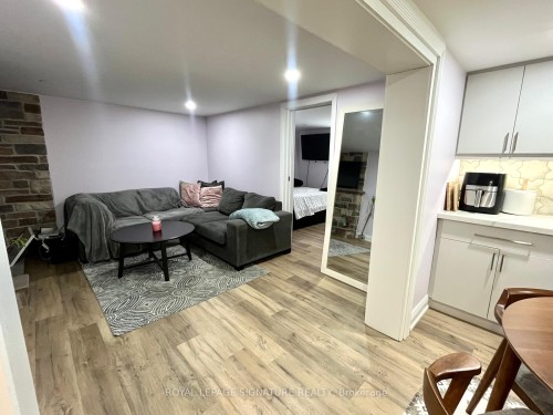 Lower-4 Windust Gate, Toronto, ON 