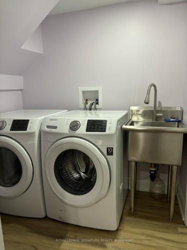 Lower-4 Windust Gate, Toronto, ON 