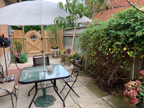 Lower-4 Windust Gate, Toronto, ON 