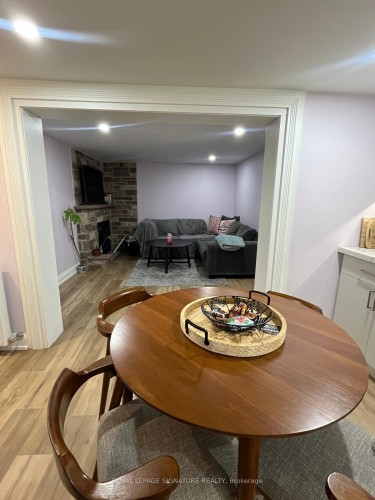 Lower-4 Windust Gate, Toronto, ON 