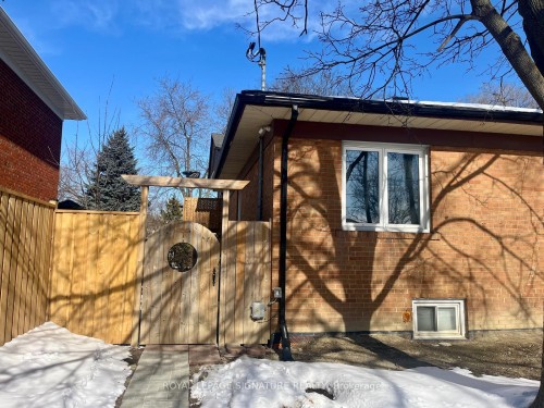 Lower-4 Windust Gate, Toronto, ON 