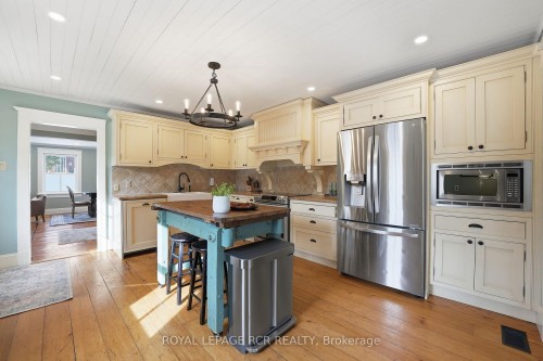 435 Kettleby Road, King, ON - Indoor Photo Showing Kitchen