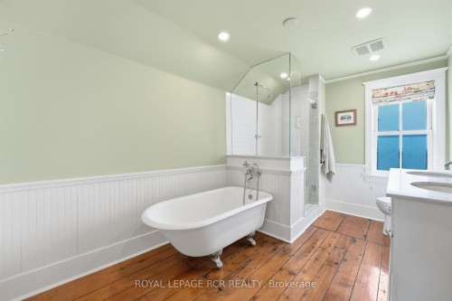 435 Kettleby Road, King, ON - Indoor Photo Showing Bathroom