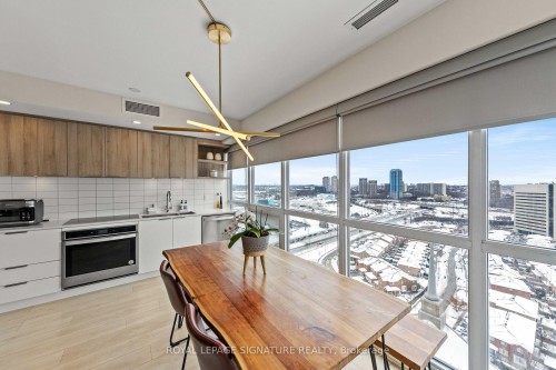 2007-6 Sonic Way, Toronto, ON - Indoor