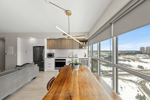 2007-6 Sonic Way, Toronto, ON - Indoor Photo Showing Kitchen
