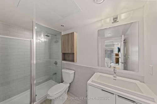 2007-6 Sonic Way, Toronto, ON - Indoor Photo Showing Bathroom