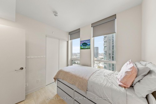 2007-6 Sonic Way, Toronto, ON - Indoor Photo Showing Bedroom