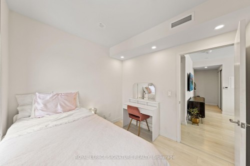 2007-6 Sonic Way, Toronto, ON - Indoor Photo Showing Bedroom