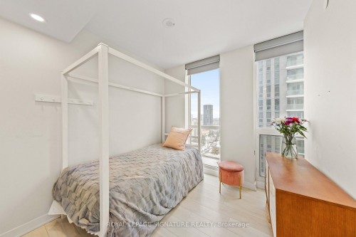 2007-6 Sonic Way, Toronto, ON - Indoor Photo Showing Bedroom