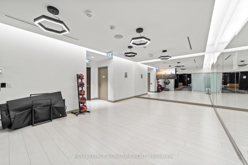 2007-6 Sonic Way, Toronto, ON -  Photo Showing Other Room