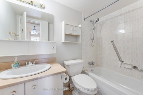 1503-1359 White Oaks Boulevard, Oakville, ON - Indoor Photo Showing Bathroom