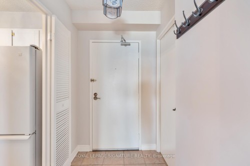 1503-1359 White Oaks Boulevard, Oakville, ON - Indoor Photo Showing Other Room