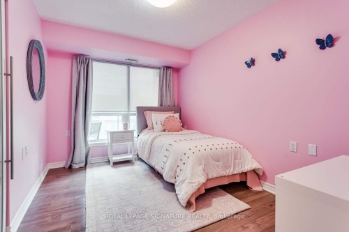 601-890 Sheppard Avenue W, Toronto, ON - Indoor Photo Showing Bedroom