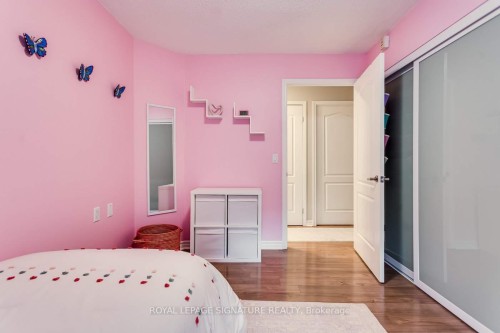 601-890 Sheppard Avenue W, Toronto, ON - Indoor Photo Showing Bedroom