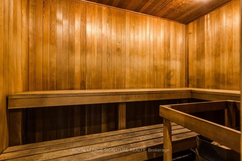 601-890 Sheppard Avenue W, Toronto, ON - Indoor Photo Showing Other Room