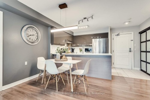 601-890 Sheppard Avenue W, Toronto, ON - Indoor Photo Showing Dining Room