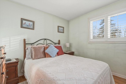 1389 Tyneburn Crescent, Mississauga, ON - Indoor Photo Showing Bedroom