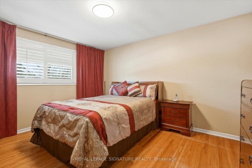 1389 Tyneburn Crescent, Mississauga, ON - Indoor Photo Showing Bedroom