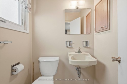1389 Tyneburn Crescent, Mississauga, ON - Indoor Photo Showing Bathroom