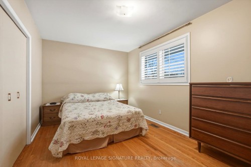 1389 Tyneburn Crescent, Mississauga, ON - Indoor Photo Showing Bedroom