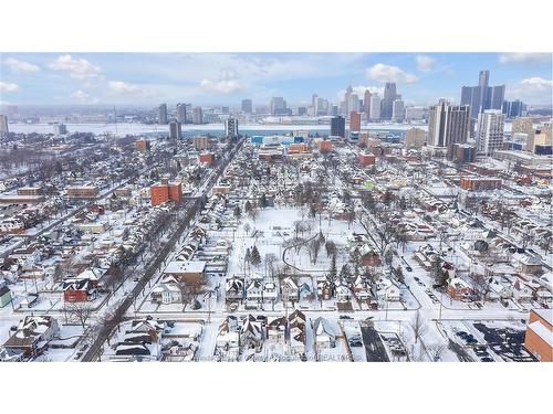 444 Elliott Street West, Windsor, ON 