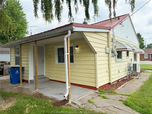 20 Mcnaughton Avenue, Wallaceburg, ON 