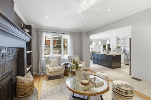 94 Intrepid Drive, Whitby, ON - Indoor Photo Showing Living Room