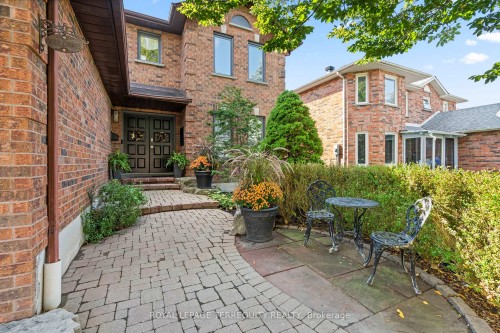 94 Intrepid Drive, Whitby, ON - Outdoor