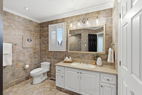 94 Intrepid Drive, Whitby, ON - Indoor Photo Showing Bathroom