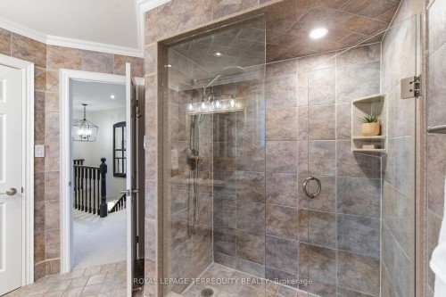 94 Intrepid Drive, Whitby, ON - Indoor Photo Showing Bathroom