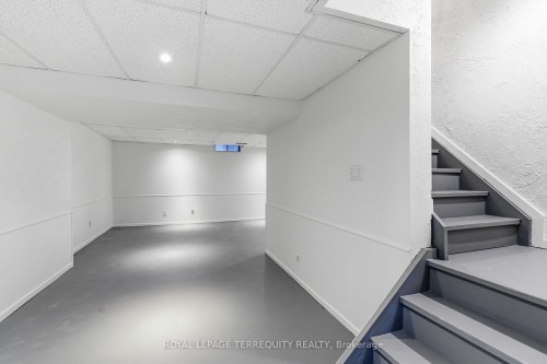 94 Intrepid Drive, Whitby, ON - Indoor Photo Showing Other Room