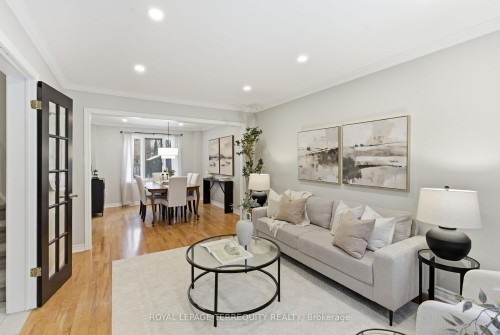 94 Intrepid Drive, Whitby, ON - Indoor Photo Showing Living Room