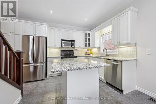 273 Carrington Drive, Guelph (Kortright West), ON - Indoor Photo Showing Kitchen With Stainless Steel Kitchen